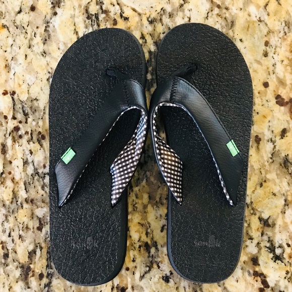 sanuk yoga chakra flip flop